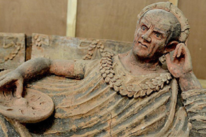 Tornano in Italia da Ginevra 45 casse di reperti romani ed etruschi trafugati